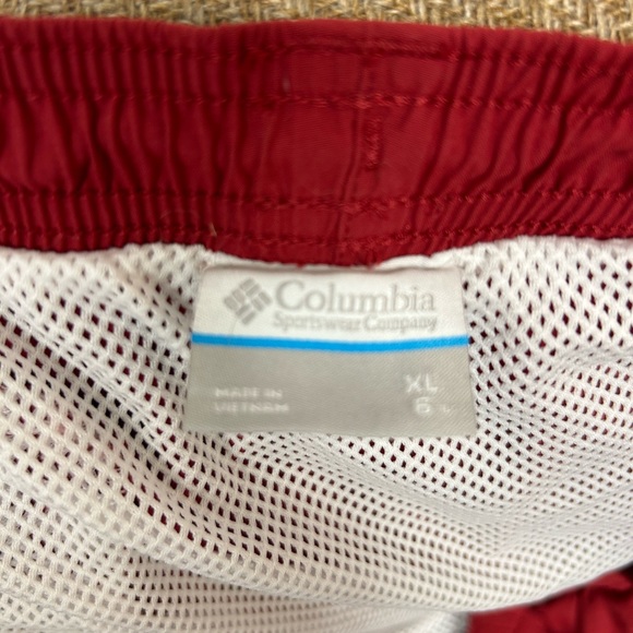 Columbia shorts with swim liner. Like new - Picture 4 of 4